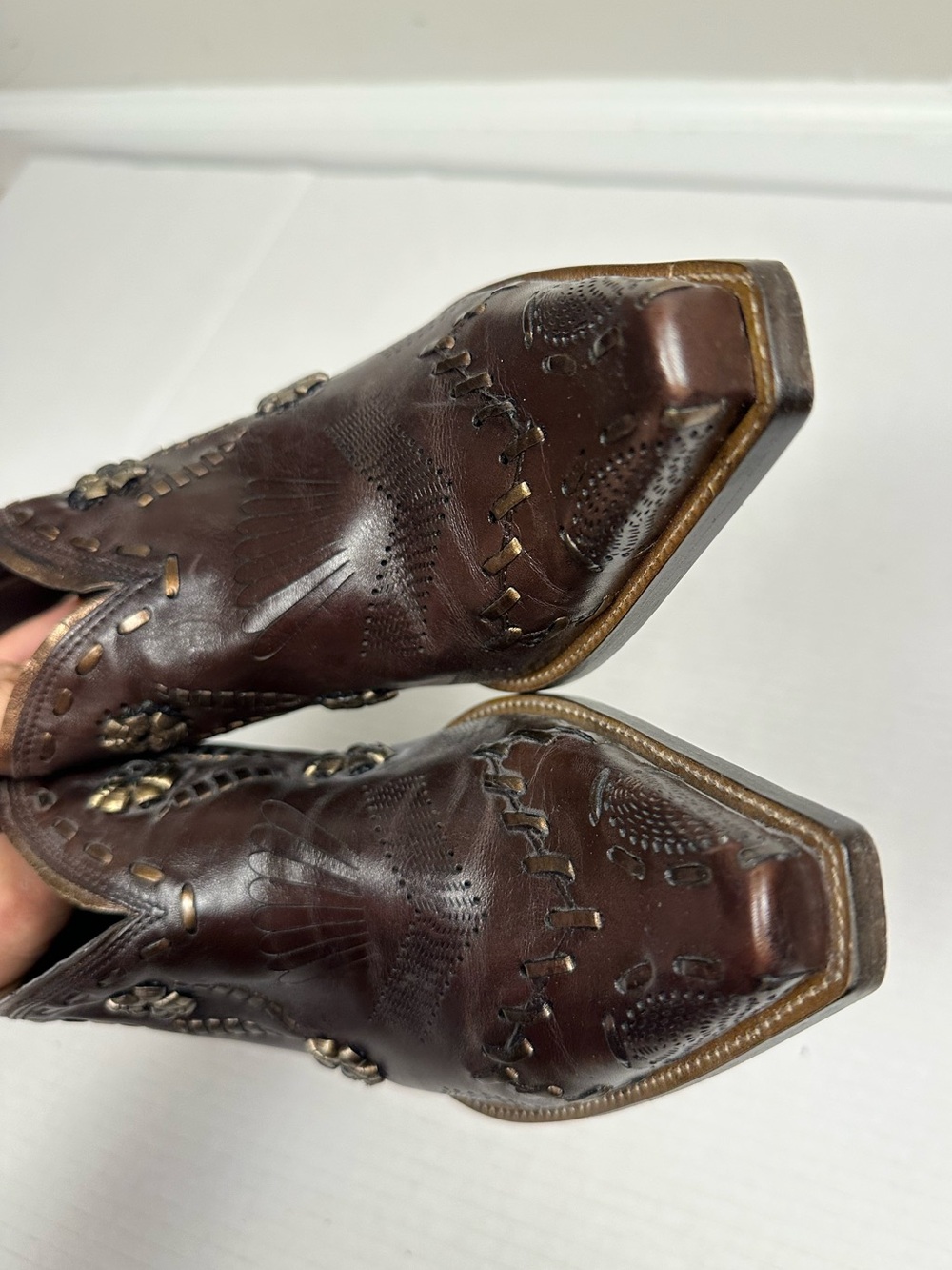 BCBGirls Brown Gold Leather Low Heel Cowgirl Western  Ankle Boots Size 9.0 B - Picture 8 of 14